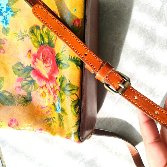 PATRICIA NASH Ledra Floral Tan Leather Strap Bucket Crossbody Bag - Picture 3 of 9